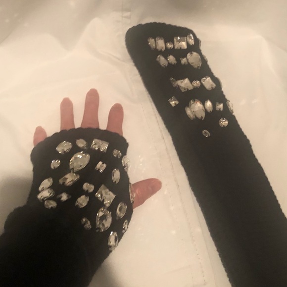 Rhinestone Embellished Crochet Fingerless Gloves - Picture 2 of 3